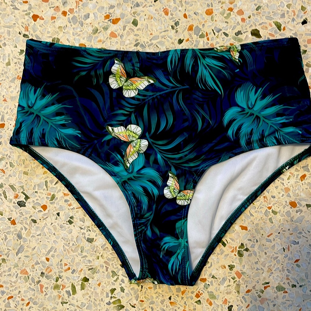 NWT High-Waisted Bikini Swim Bottoms Size M